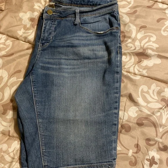 Faded Glory Bermudas - Picture 1 of 4